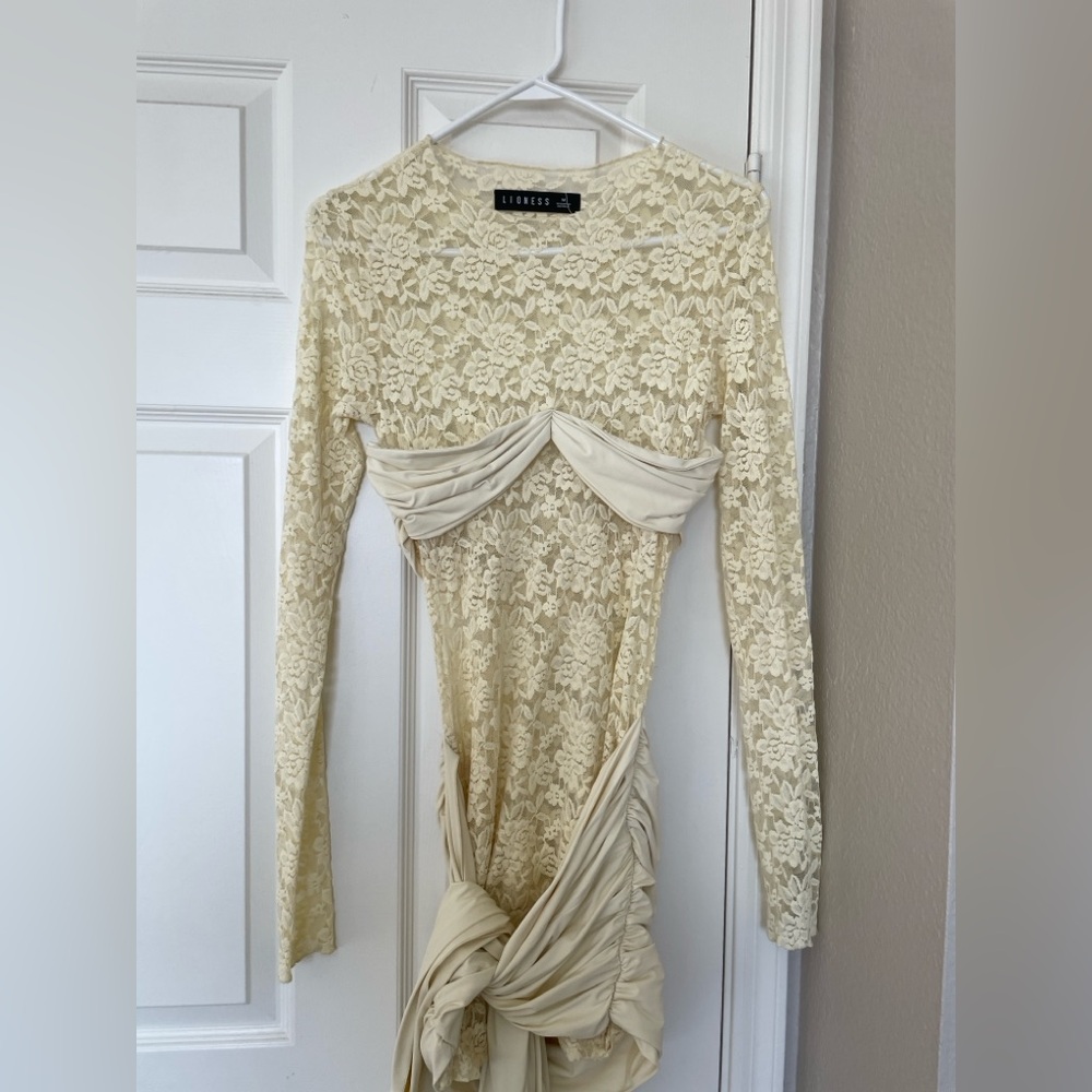 Lioness butter yellow Floral Lace Long Sleeve Dress